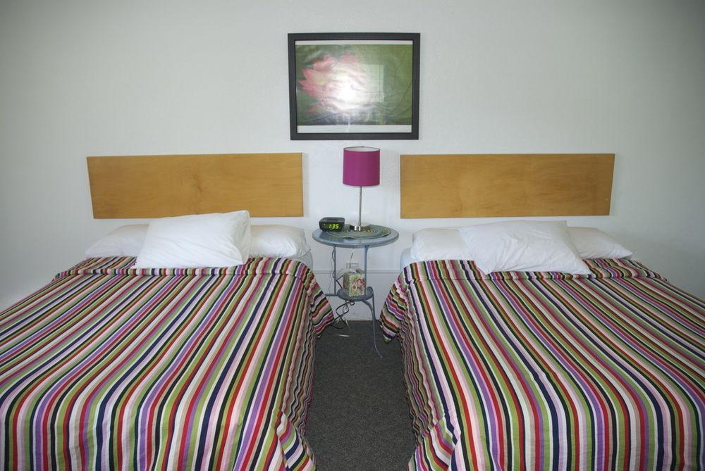 The Easterner Motel Southampton Exteriér fotografie